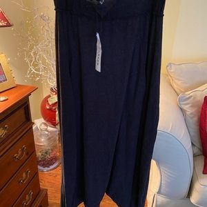 Gershon Bram long dark gray. knit skirt. Elastic waist excellent design quality